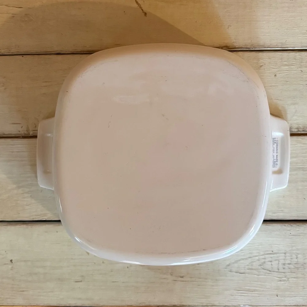 VTG CorningWare La Marjolaine 2 Quart Casserole Dish A-2-B with Pyrex Lid A-9-C